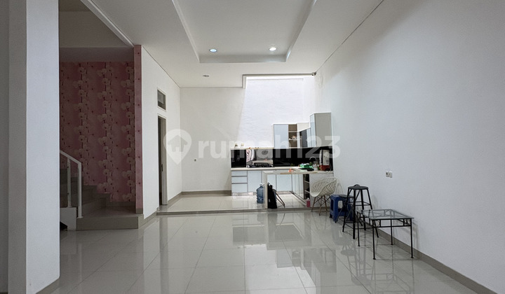 For Quick Sale Semi-Furnished House 120m2 Cheapest Muara Karang 2