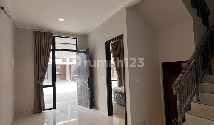 Yellow House Kuningan Village Pik2 90M2 6X15 3+1KT Fully Furnished Ready to Occup 2