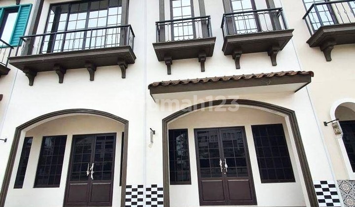 Ruko Osaka Euro Asia PIK2 4,5x20 2 Muka Strategis Hadap Boulevard