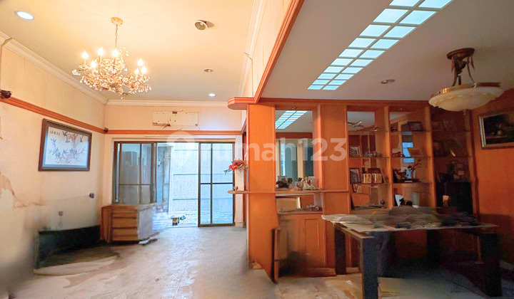 Rumah Hoek Komplek Favorit di Pluit 420M2 3+1 SHM Semi Furnished Siap Huni 2