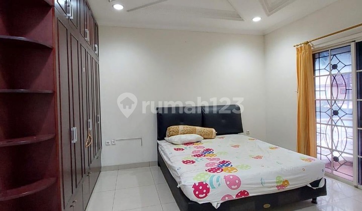 Disewakan Rumah Kenari Golf Pik 6X16 3+1Kt Full Furnished Siap Huni