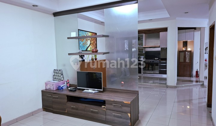 For Sale: 120M2 3+1KT Semi-Furnished SHM Well-Maintained House in Muara Karang