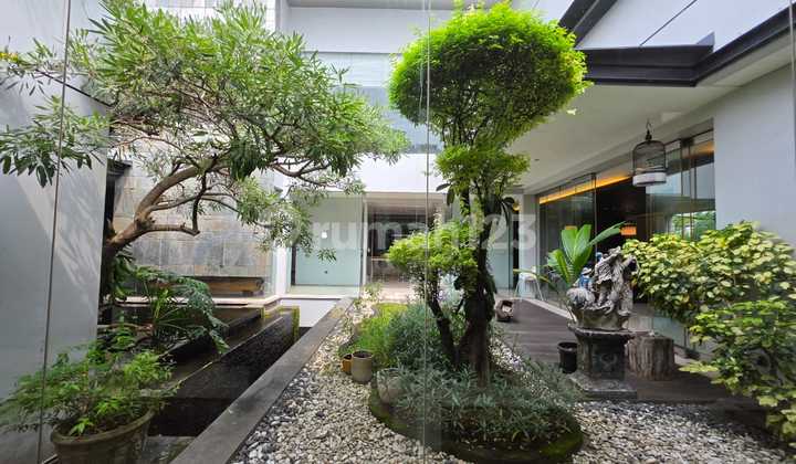 Rumah Mewah 3,5Lt Luas 1130M2 25X45 8+1Kt SHM di Lotus Palace Pik 2