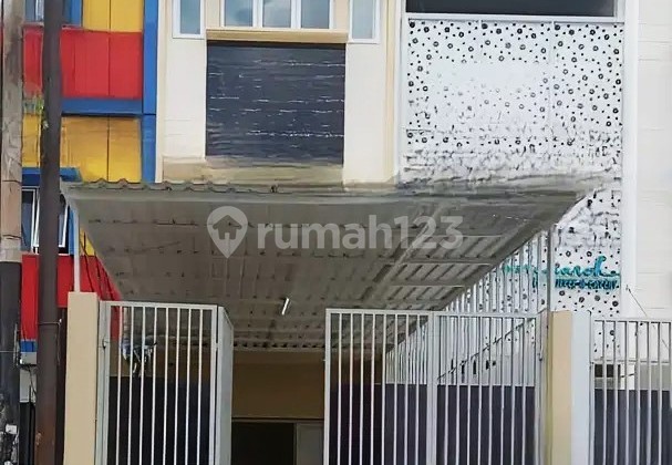 3.5-Story Shop House 3.5x24 Roadside in Sumur Batu Kemayoran 1