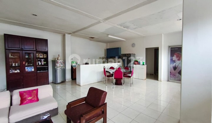 Strategic 220m² Ruko Hook Facing Main Road in Gambir, Central Jakarta 2