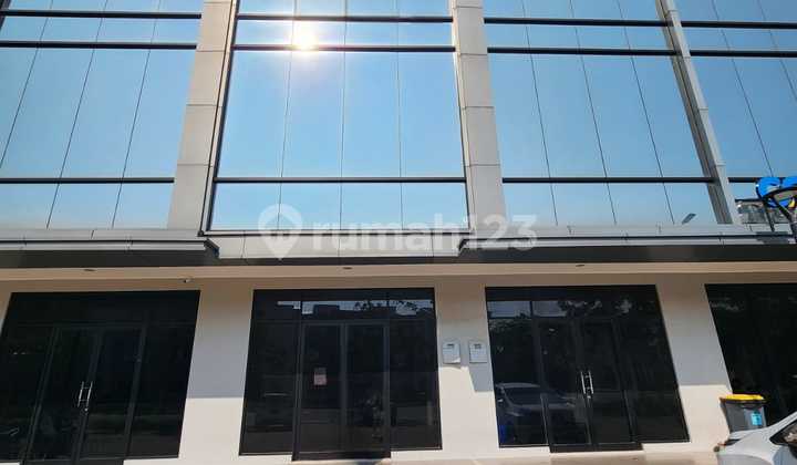 Ruko Osaka Pik 2 High Ceiling 4,5X15 Siap Pakai Hadap Boulevard