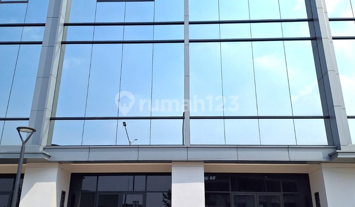 Ruko Osaka Pik 2 Ready to Use 3 Floors 4.5X15 Strategic Facing Main Road