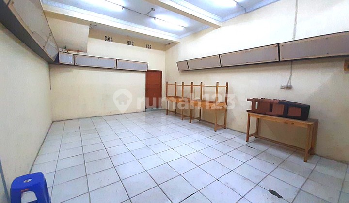 Ruko Rumah Menceng Pinggir Jalan 3Lt 57m2 SHM Cocok Untuk Usaha Ruko Rumah Menceng Pinggir Jalan 3Lt 57m2 SHM Cocok Untuk Usaha