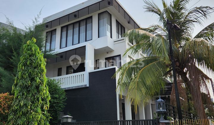 Luxury House 20x19.75 395m 3+1BR Semi Furnished Gading Griya Lestari Luxury House 20x19.75 395m 3+1BR Semi Furnished Gading Griya Lestari