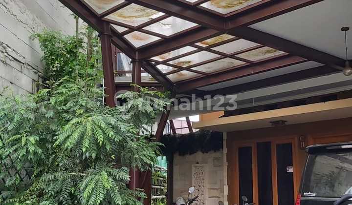 Rumah Grand Akasia Pamulang 2Lt 300m2 5KT SHM Ada Kolam Renang 2