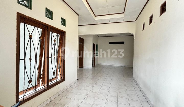 For Sale 2-Story House with Rental Unit Bonus Unfurnished, South Jakarta