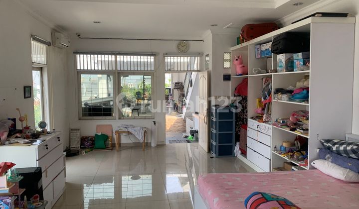 Dijual Rumah Cocok untuk Usaha Pejokan sdh SHM, Jakbar 