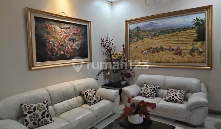 For Quick Sale: 2.5-Story Fully Furnished Ready-to-Occupy House, Cempaka Putih. Central Jakarta 2