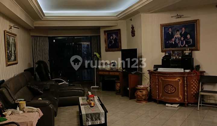 Dijual Apartment Taman Anggrek 3 BR Furnished