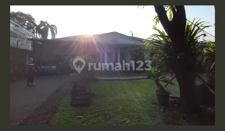 For Sale Cheap Old House Pajaten Barat Built in 1984 NJOP