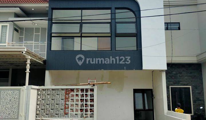 Ruma 2.5 Lantai di Jalan ikan-Ikan Baru bagus siap huni SHM 1