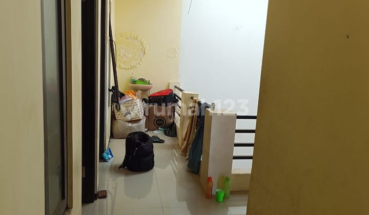 Good 2-story boarding house for sale, attractive price, need to sell quickly. 2