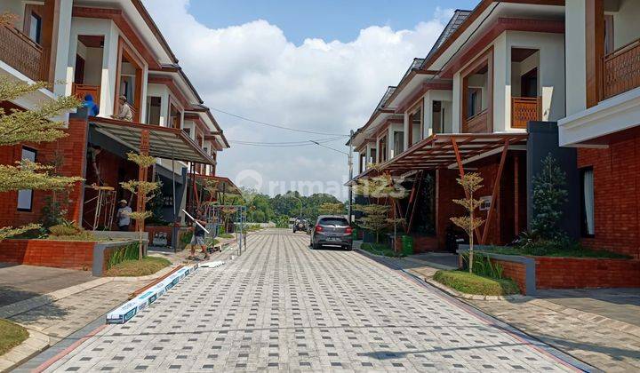 Rumah Baru 2 Lantai konsep rmh kost eklusif ada 8 kamar  2