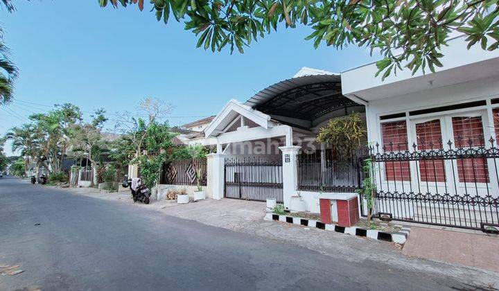 Rumah Luas 225m2 Cocok U/ Keluarga Besar Lingkungan Tenang 1