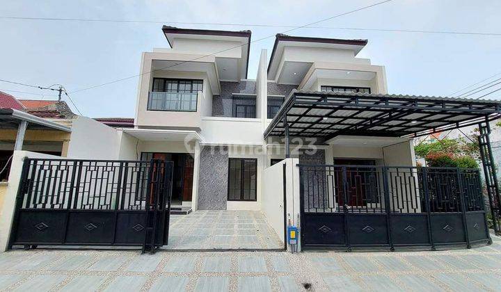 Rumah Baru 2 Lantai Modern Harga Ramah Utk Pasangan Muda  1