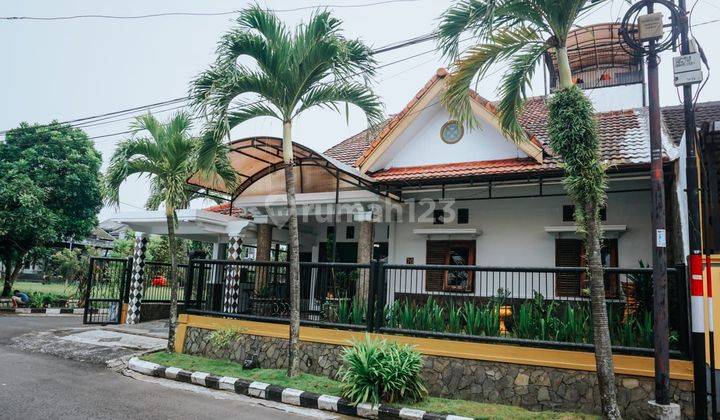 Rumah 3 Lantai Bagus Siap Huni Posisi Hook Harga Termurah  1