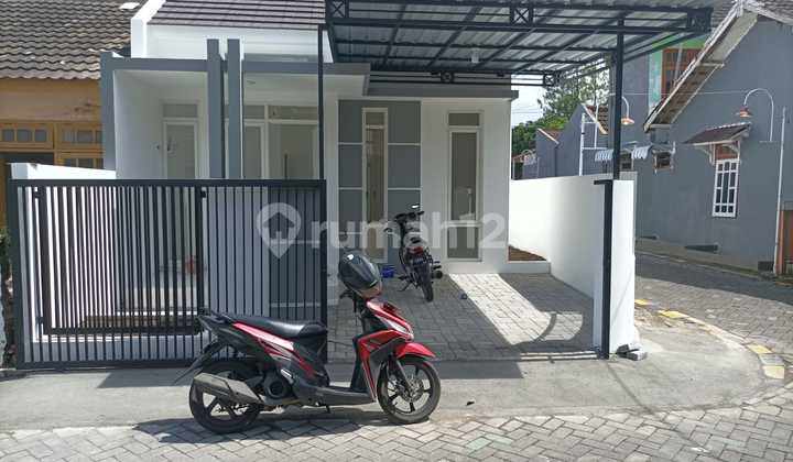 Rumah Baru Bagus Shm Posisi Hook Di Sawojajar