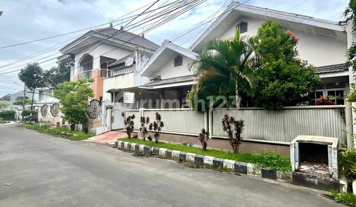 Nice Big Spacious House in Sulfat Near Business Center Negotiable Price