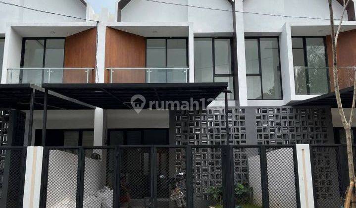 Di Jual Rumah Baru di Griya Loka BSD 1