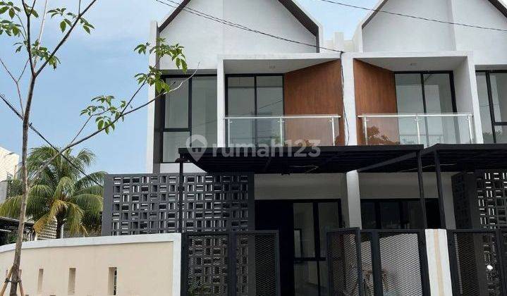 Di Jual Rumah Baru di Griya Loka BSD City 1