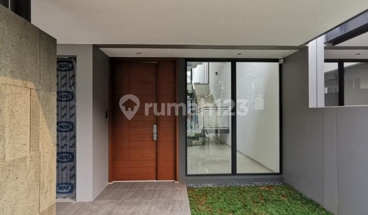 For Sale House in the Luxury House Area of Nava Park, BSD City 2