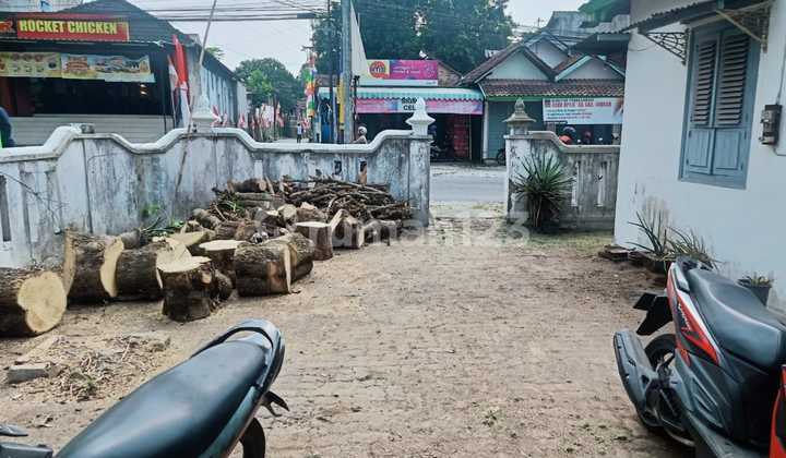 FOR RENT Commercial house by Godean Road, Sleman