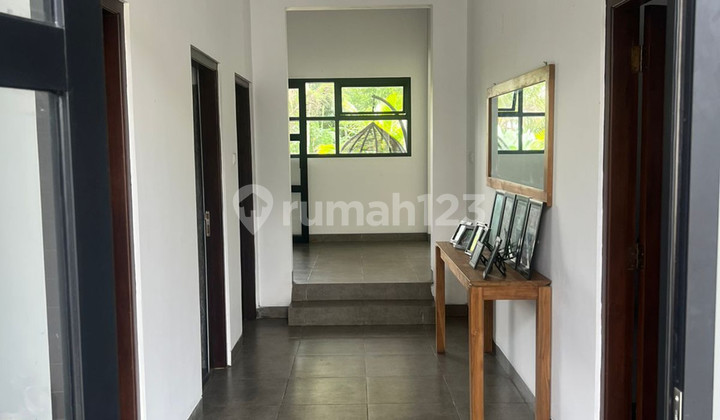 Villa Modern Tropis dengan Kolam Renang Pribadi di Turi Sleman 2