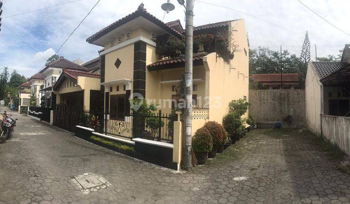 Sn. Dijual Rumah Dalam Komplek Di Condong Catur Sleman. 1