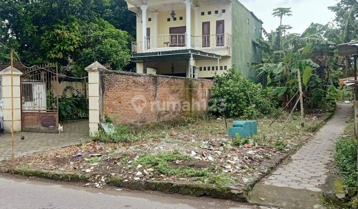 Rumah Dekat Candi Sambisari Sleman. 1