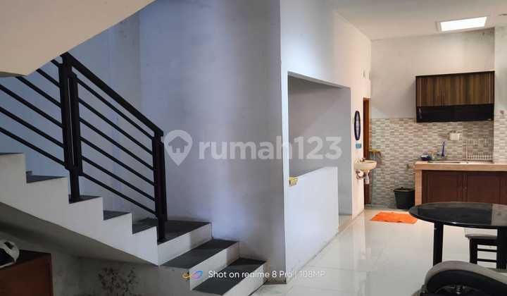 Rumah 2 Lantai Bagus Unfurnished SHM di Perum Sidoarum, Sleman 5