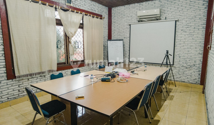 Dijual Cepat Prime Business Venue Di Jalan Damai Sleman, Cocok Untuk Kantor/Homestay. 2