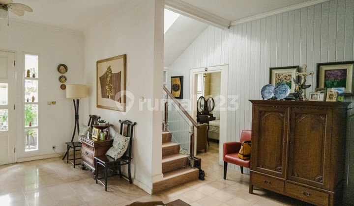 Rumah Mewah Furnish 2 Lantai Dekat Pakuwon Mall, Condongcatur, Depok, Sleman 2