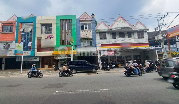 For Sale/For Rent Caturtunggal Shop House, SlemanPremium Location, 24-Hour Heavy Traffic, Near UNY & UGM
