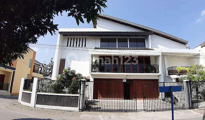 Rumah Mewah Luas di Ngemplak Sleman