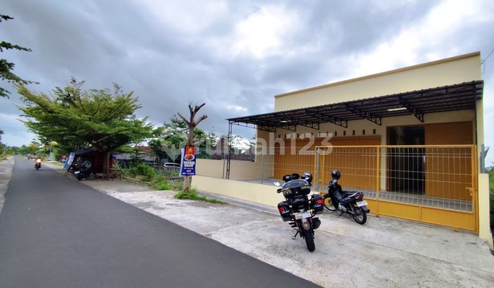 For Rent: Store & Warehouse, Spacious Area, Strategic Location Near Jl. Kadisoka, in Purwomartani, Kalasan, Sleman