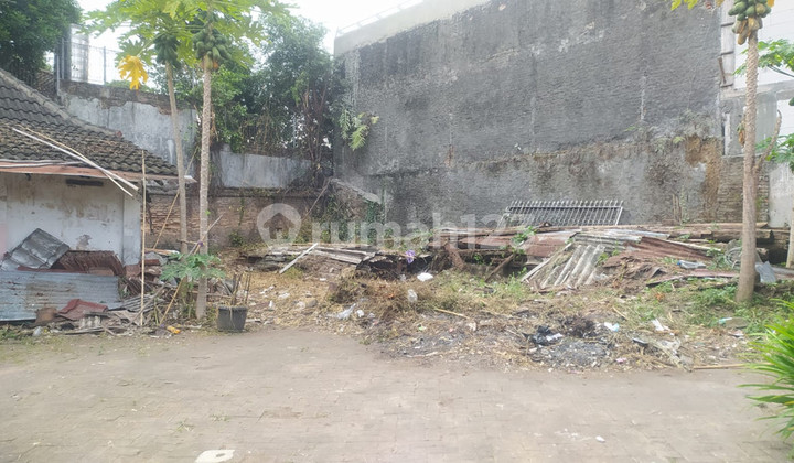 Land & Building Suitable for Business Strategic Location in Taman Siswa