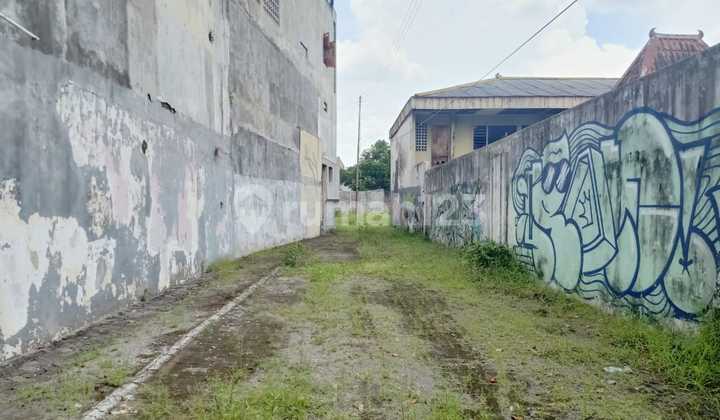 Tanah Luas di pusat bisnis Jl.Urip Sumohardjo - Yogyakarta. 2