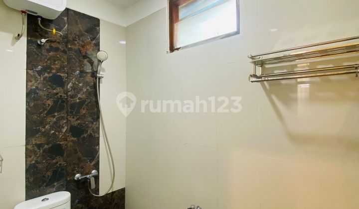 JS. Rumah 6 Kamar Tidur Dalam Perum Cokro Regency. 2