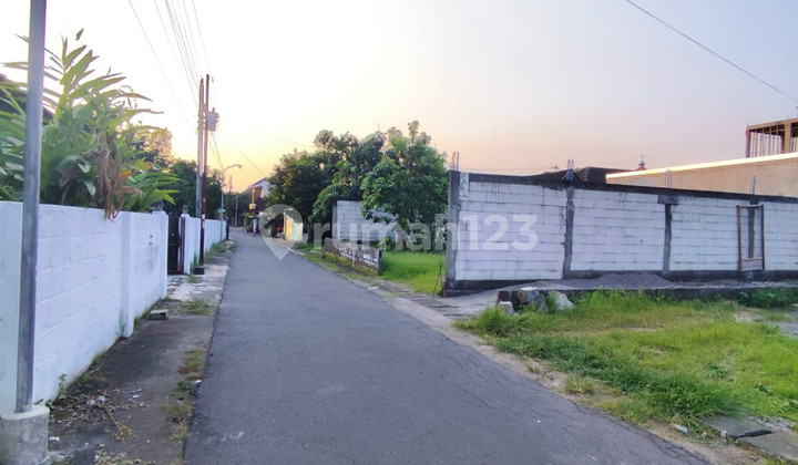 Only 50 Meters from the District Road, 654 Square Meters of Land Near Sleman Regency Office.