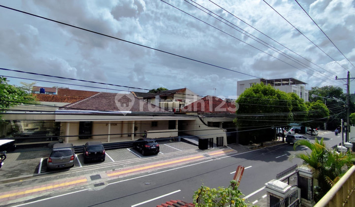 Strategic Location Building Pakuningratan Cokrodiningratan Jetis Yogyakarta