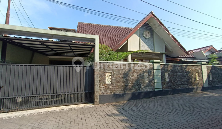 Rumah Tinggal 1 Lantai dekat Jalan Damai, Sariharjo, Ngaglik, Sleman. Rumah Tinggal 1 Lantai dekat Jalan Damai, Sariharjo, Ngaglik, Sleman.