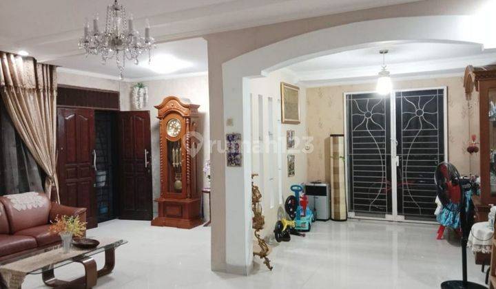 Di Jual Rumah Di Dalam Kompleks 