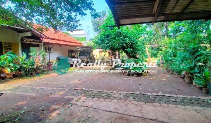 Dijual Rumah Dengan Bangunan Buat Usaha Dengan Halaman Luas Di Raya Jatimakmur Pondok Gede  1