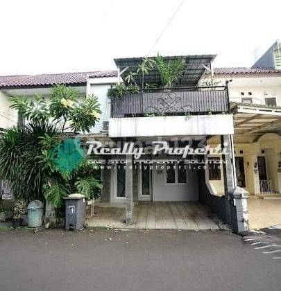 Rumah Di Villa Jatiwaringin semifurnes, Jakarta Timur 2