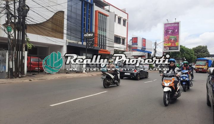 Disewakan Ruko 4 Lantai Di Jalan Raya Jatiwaringin